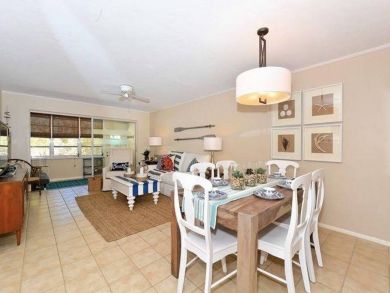 Holmes Beach sleeps 6 on Anna Maria Island